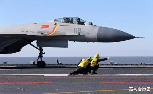 歼15加满油能飞多久,中国海军航空兵力量的重要指标解析,歼15加满油飞行时长解析,揭示中国海军航空兵力量的关键指标