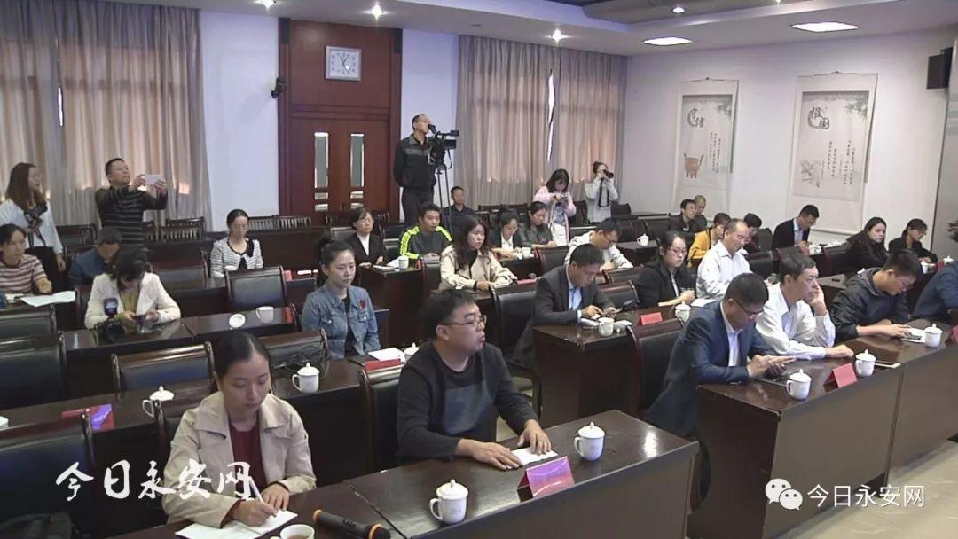 中央海峡两岸新闻，深化交流，共谋发展，深化两岸交流，共谋发展，中央海峡两岸新闻聚焦发展之路