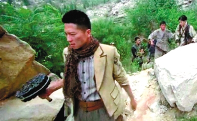 裤兜子里藏手榴弹，历史与现实中的安全隐患，裤兜子里藏手榴弹，历史与现实的危险隐患揭秘