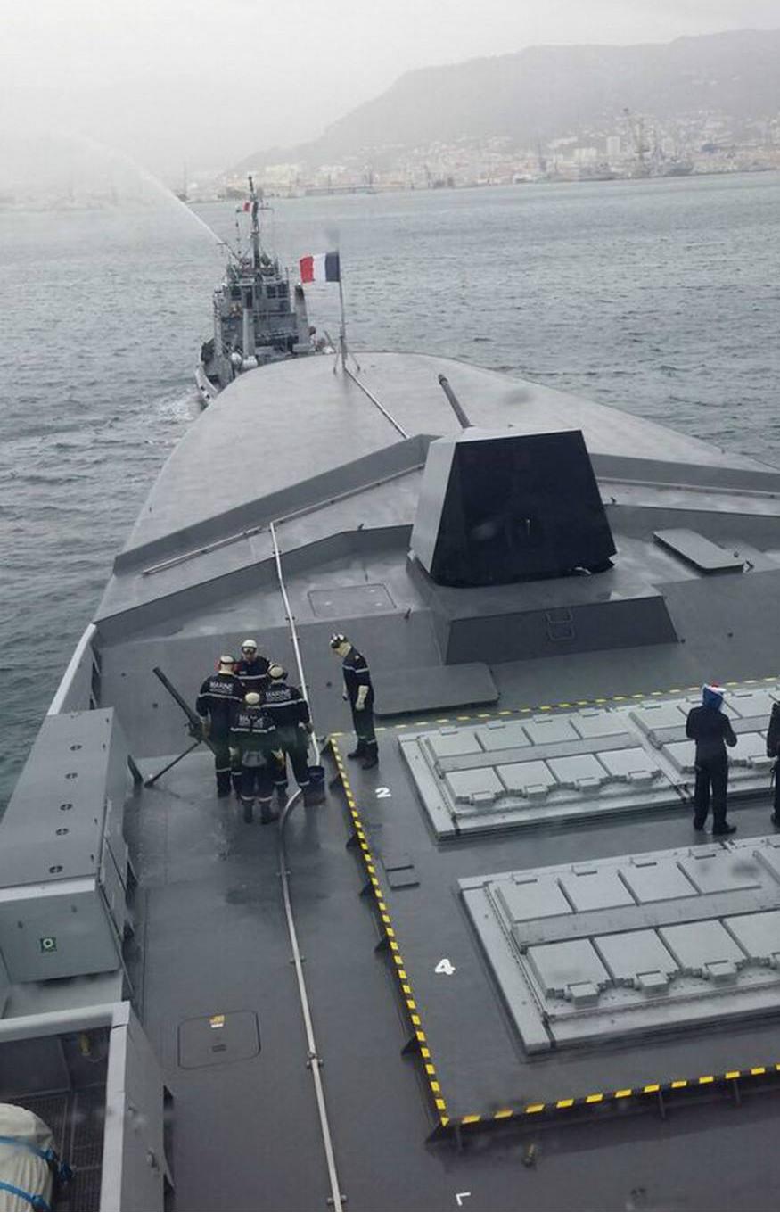 为什么要远离军迷的人?理解并尊重个人兴趣的重要性,尊重个人兴趣,理解军迷背后的故事,为何应理性看待军迷爱好者?