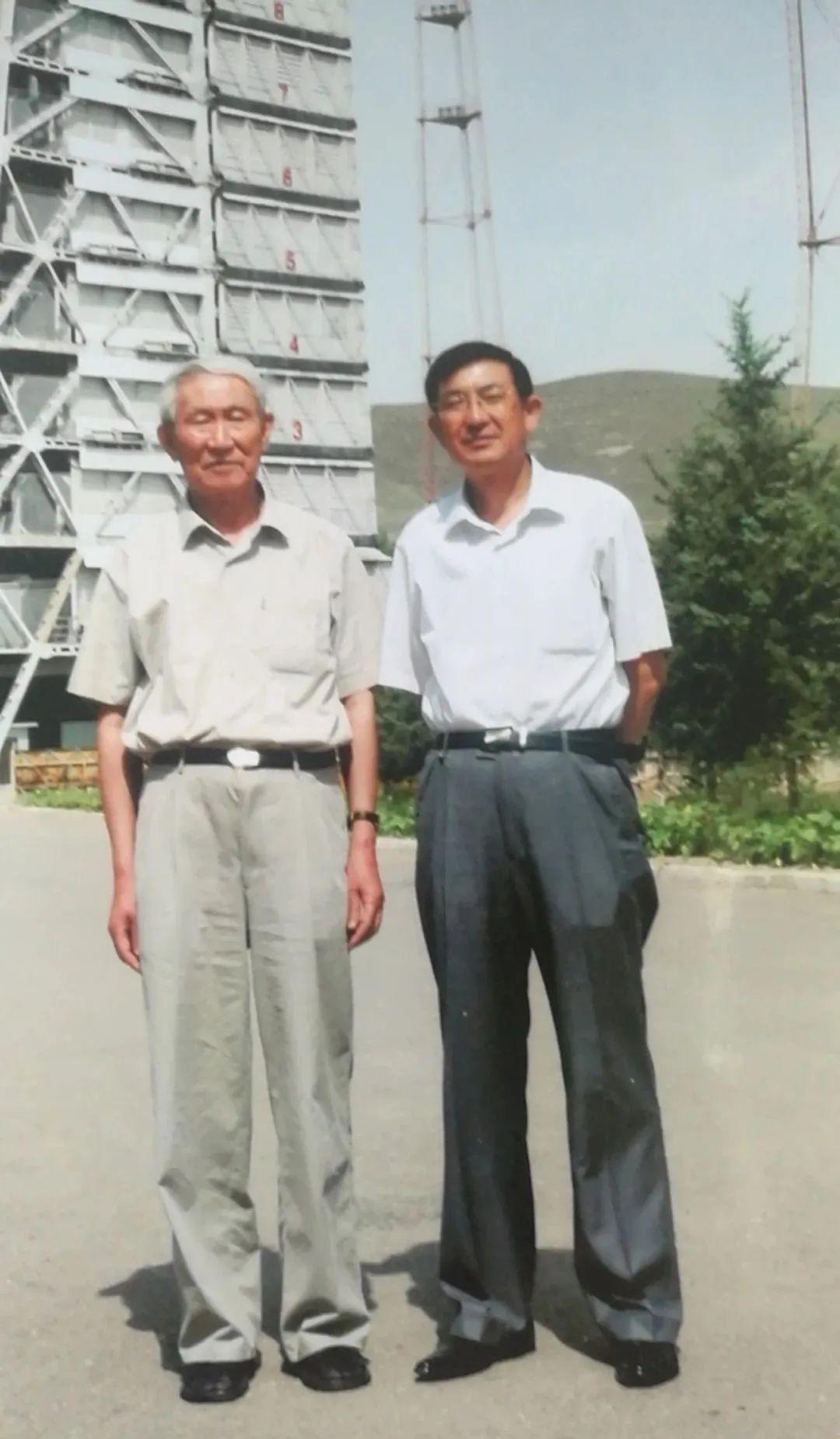 新闻界的影响变革，从信息传播到社会观察的透镜，新闻界变革，信息传播与社会观察的透镜效应