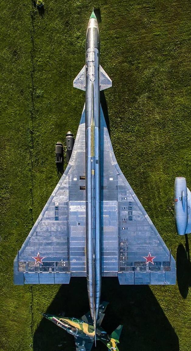 图22逆火轰炸机气动布局深度解析,图22逆火轰炸机气动布局全面解析