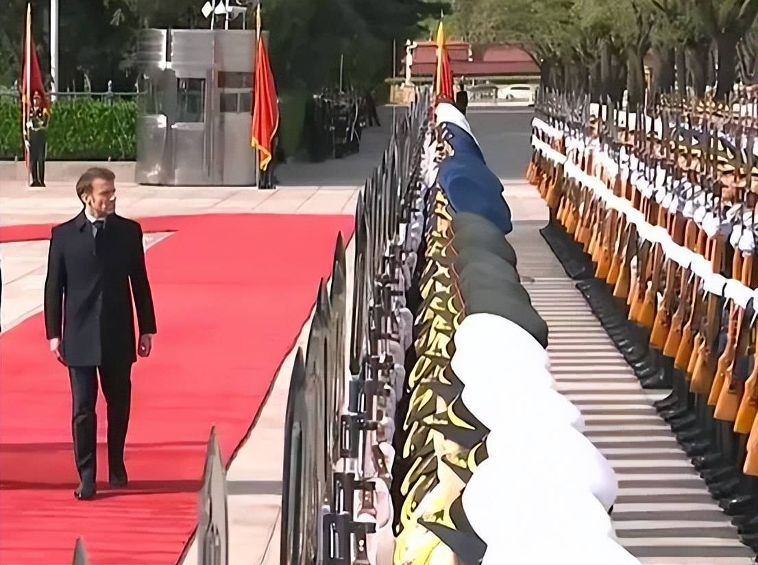 马克龙访华,三军仪仗队的庄严时刻视频记录历史时刻,马克龙访华,三军仪仗队庄严仪式见证历史时刻