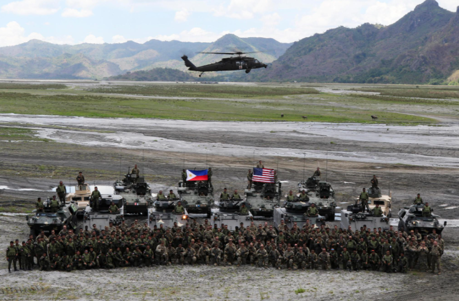 解放军全天候军演，展现捍卫和平的坚定决心与强大实力，解放军全天候军演，捍卫和平的坚定决心与强大实力展示