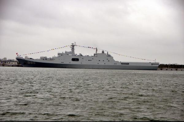 半潜船与排水型船舶,一种特殊的运输方式解析,半潜船与排水型船舶,特殊运输方式深度解析