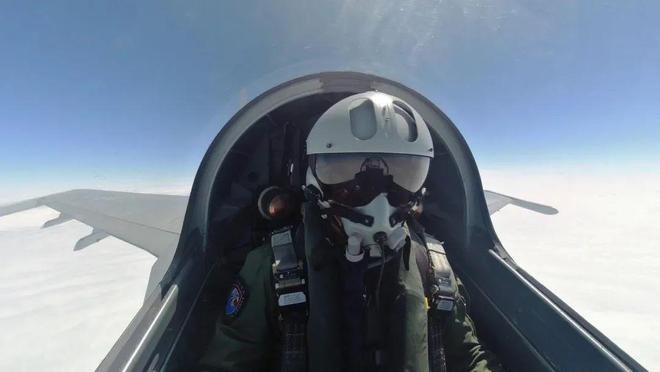 飞行员最高承受的马赫数,挑战极限与科技的进步,飞行员承受的马赫数极限,挑战极限与科技进步的交汇点