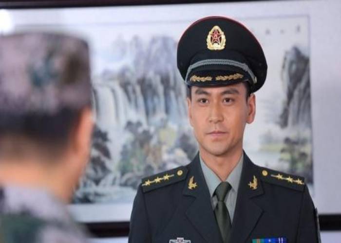 杨根思连长，英雄传奇的简介，杨根思连长，英雄传奇的壮丽人生