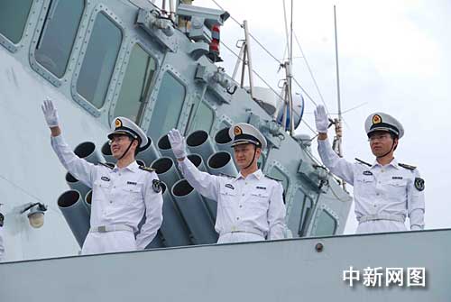 中国海军女兵风姿,图片中的坚韧与力量,中国海军女兵风采,坚韧与力量的图片展现