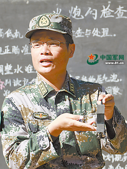 十四集团军司令员黎得富，英勇善战，忠诚担当的军中楷模，十四集团军司令员黎得富，军中楷模，忠诚担当的英勇战士