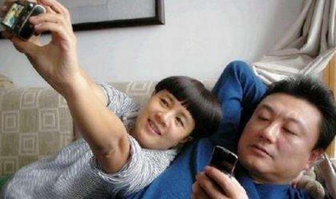 中央七台的主持人名单及其风采展现，中央七台主持人名单及风采展示