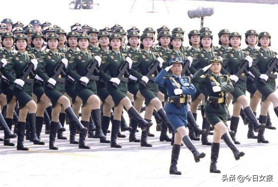 中国女兵唐冰照片,坚韧与力量的象征,中国女兵唐冰,坚韧与力量的典范照片