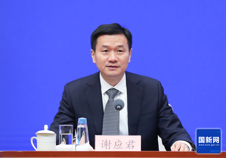 军事评论员杜文龙的人物背景与影响，泽被何籍人员的深度解析，军事评论员杜文龙，背景深度解析及其影响力与泽被何籍人员的影响探讨