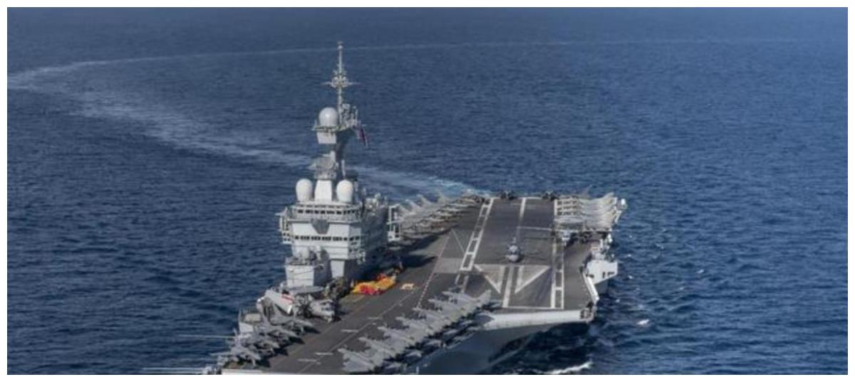 俄罗斯白送印度航母，两国军事合作的深度解读，俄罗斯向印度赠送航母，两国军事合作的深度剖析