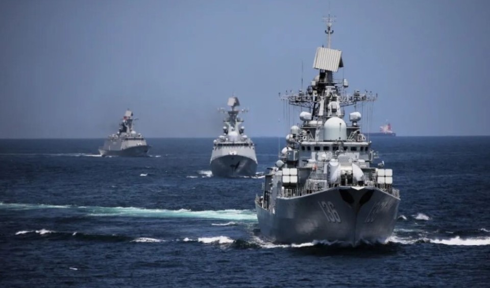 东部战区海军与东海舰队，捍卫海域安全的钢铁长城，东部战区海军与东海舰队，捍卫海域安全的钢铁壁垒