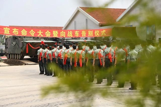 关于纪念12集团军34师100团退役军人的故事，纪念12集团军34师100团退役军人，英雄事迹永不忘，荣耀岁月铸传奇