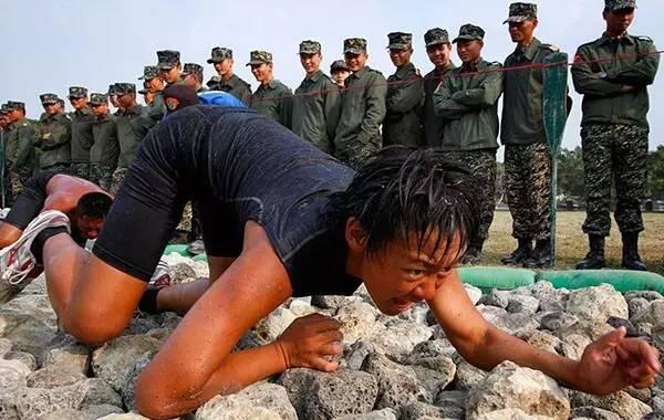 新兵训练中存在死亡的可能性吗？，新兵训练中是否存在死亡风险？