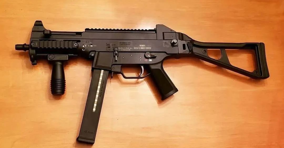美军装备之星，UMP 45冲锋枪的独特魅力，美军装备之星，UMP 45冲锋枪的独特风采