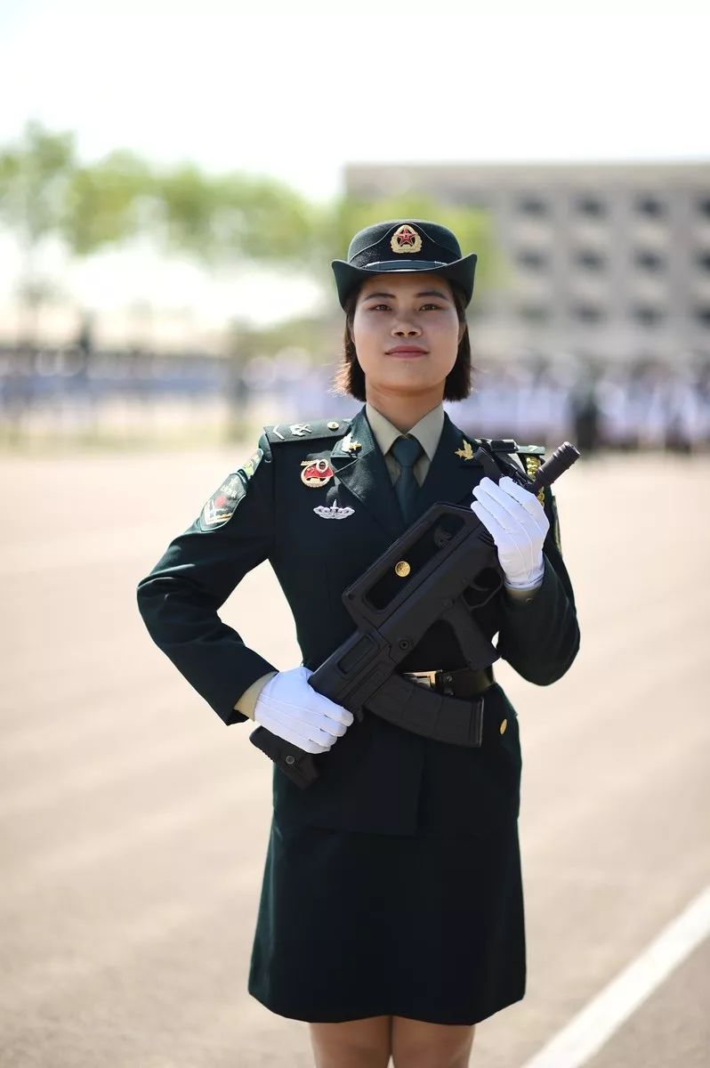 阅兵女兵方阵领队，闪耀的巾帼英雄，阅兵女兵方阵领队，闪耀的巾帼英雄风采