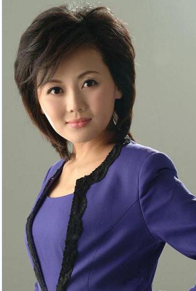 中央新闻主持人