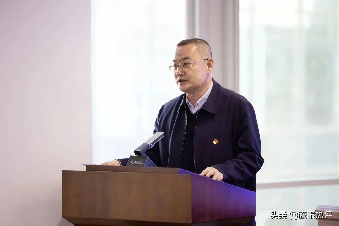 严振刚，坚毅与智慧的典范，严振刚，坚毅智慧的典范人物