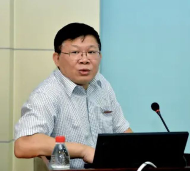 国防大学校长与书记的职权地位比较，国防大学校长与书记职权地位比较探讨