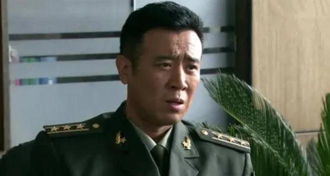 参谋与参谋长，职责与角色的深度解析，参谋与参谋长职责角色的深度解析与探讨
