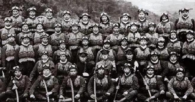 军用潜水服,技术革新与军事潜水的新纪元,军用潜水服革新引领军事潜水新纪元