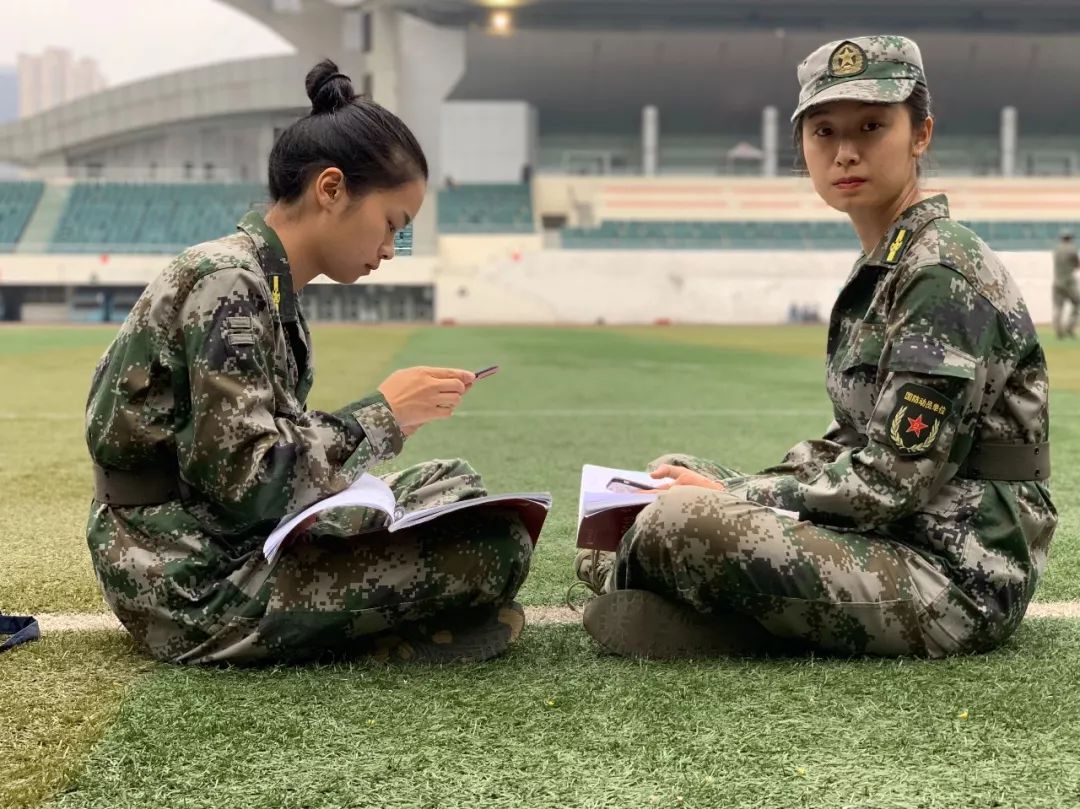 阅兵残酷训练视频，展现军威背后的艰辛与坚韧，阅兵训练背后的艰辛与坚韧，残酷训练视频展现军威