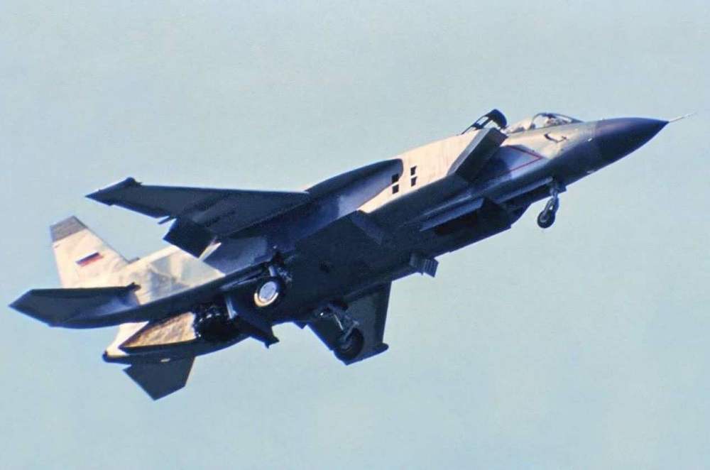 雅克-201垂直起降战斗机,空中力量的革新典范,雅克-201垂直起降战斗机,空中力量革新典范