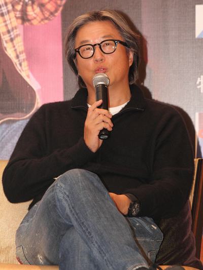 王伟忠担任上海市委书记的领导风采，王伟忠担任上海市委书记的领导风范展现新篇章