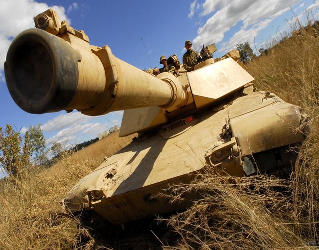 M1A2艾布拉姆斯自动装弹系统，现代坦克的火力先锋，M1A2艾布拉姆斯自动装弹系统，现代坦克火力先锋