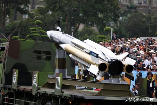 雄风导弹的威力与实力，一种顶尖国防技术的评估，雄风导弹，顶尖国防技术的威力与实力评估