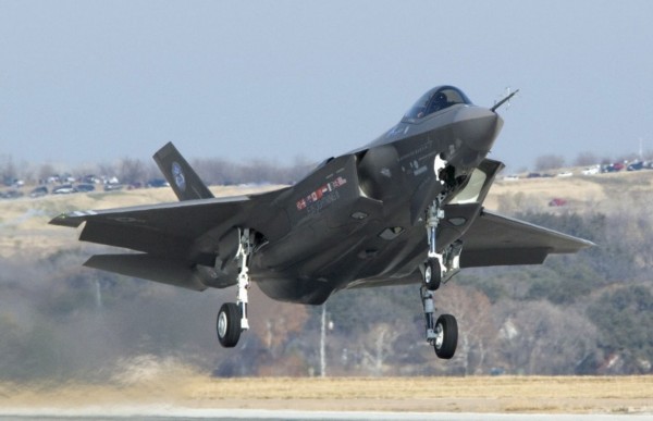 揭秘F三五战斗机，航空领域的杰出代表，揭秘F三五战斗机，航空领域的杰出代表风采