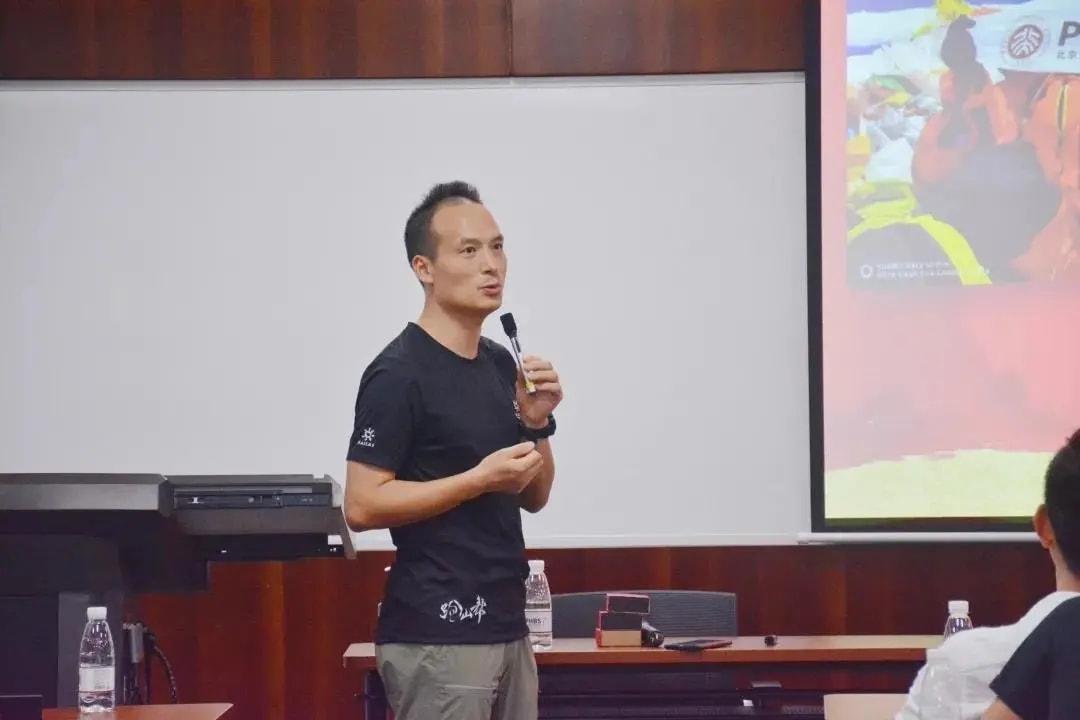 中央新闻简讯，中央新闻简讯快报