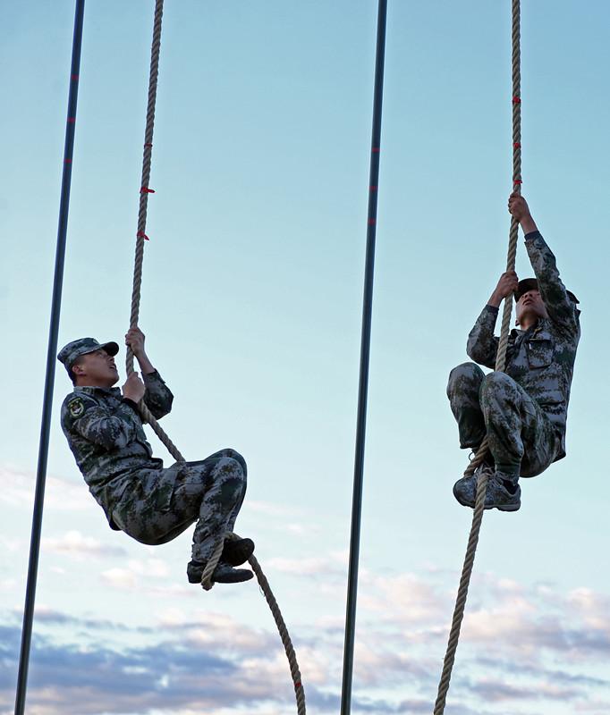 义务兵去朱日和驻训苦吗？深度解析驻训生活的挑战与意义，深度解析，义务兵驻训生活的挑战与意义——朱日和驻训之苦探秘