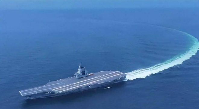 海军在舰上的生活,荣耀与挑战并存,海军舰上生活,荣耀与挑战同行