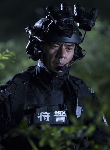 最近很火的特警电视剧，热血英雄的荣耀时刻，特警热血英雄，荣耀时刻的闪耀篇章