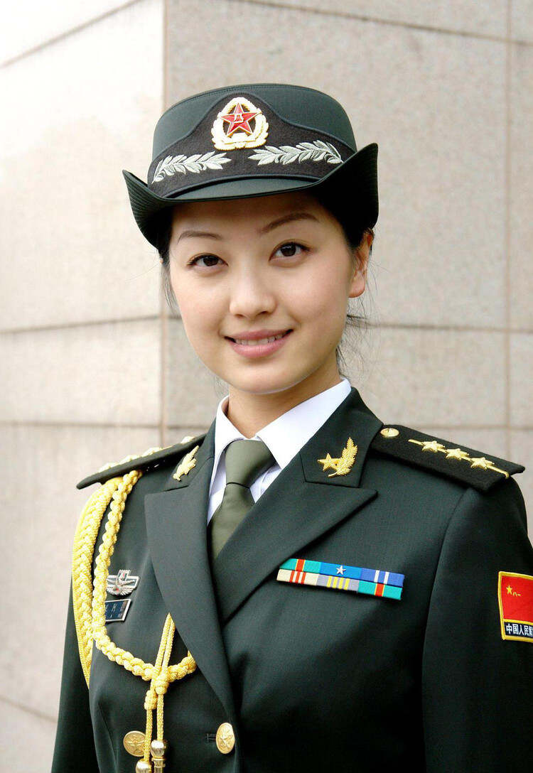 中国女兵军装常服照片的魅力与力量，中国女兵军装常服照片的魅力与力量展示