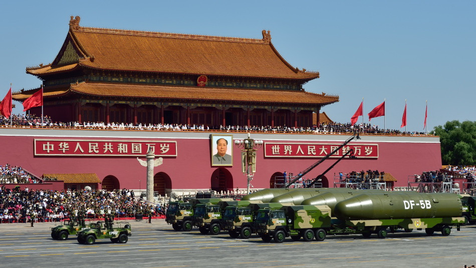 盛大的阅兵仪式，回顾中国在2015年10月的壮丽画卷，盛大的阅兵仪式，回顾中国在金秋十月壮丽画卷的壮丽瞬间（或回顾中国在阅兵仪式中的壮丽风采）