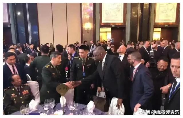 国防部部长儿子砸酒店事件,公众关注的背后,国防部部长儿子砸酒店事件,公众关注的焦点热议