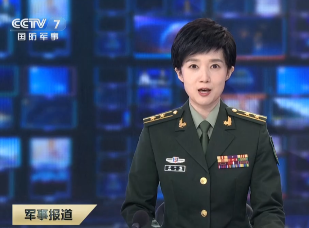 军事直播间女主持人的风采，揭秘神秘面纱下的她是谁，军事直播间女主持人风采揭秘，神秘面纱下的真实身份探秘