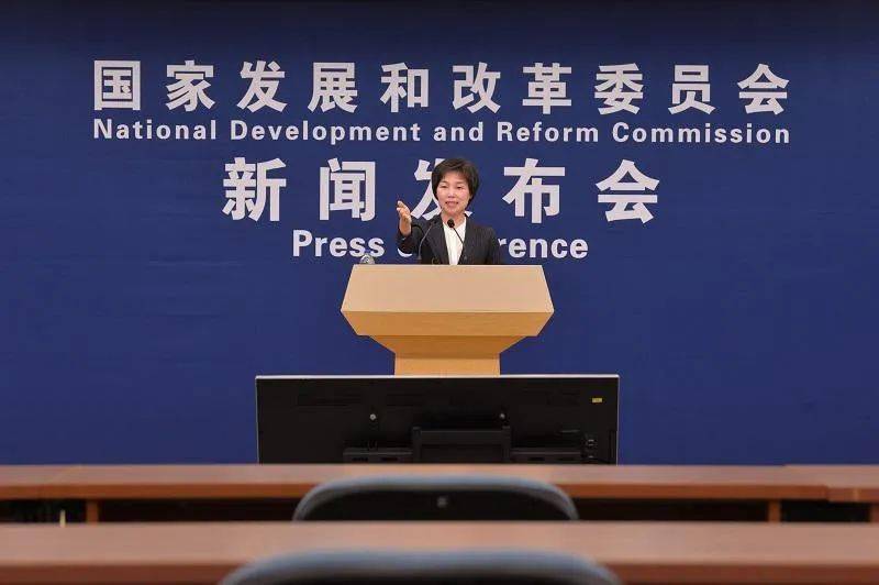 新闻发布会发言人的角色与重要性，新闻发布会发言人的角色与重要性解析