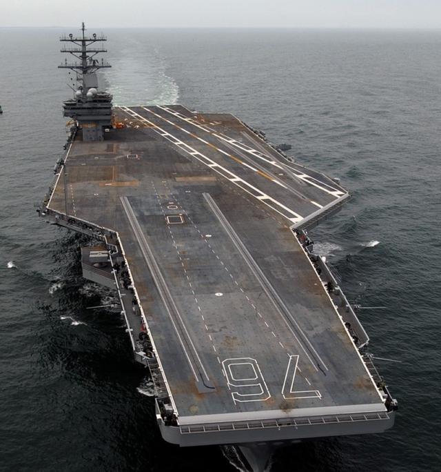 航母下水过程的壮丽篇章，航母下水过程的辉煌篇章