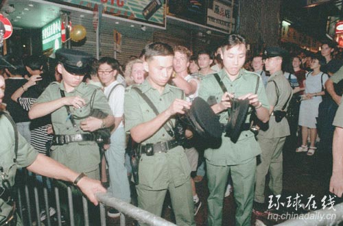 重温历史瞬间,1997年香港阅兵中暑视频回顾,重温历史瞬间,香港回归阅兵中暑视频回顾