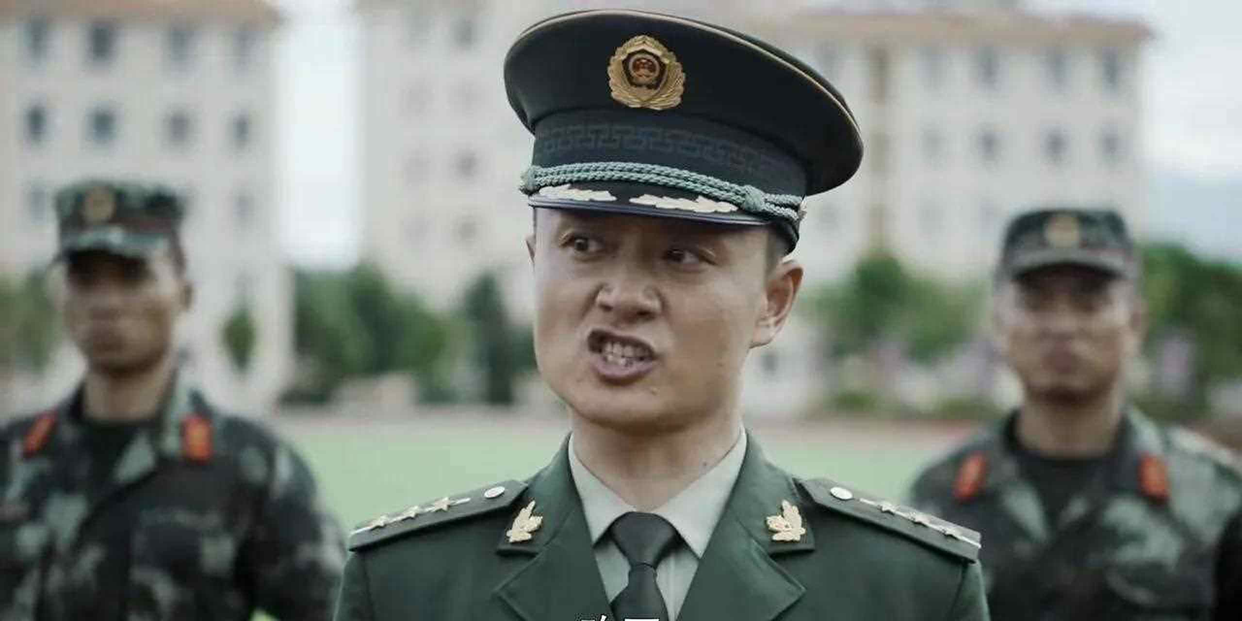 探究李大队长为何未参与仪仗队，李大队长缺席仪仗队原因探究