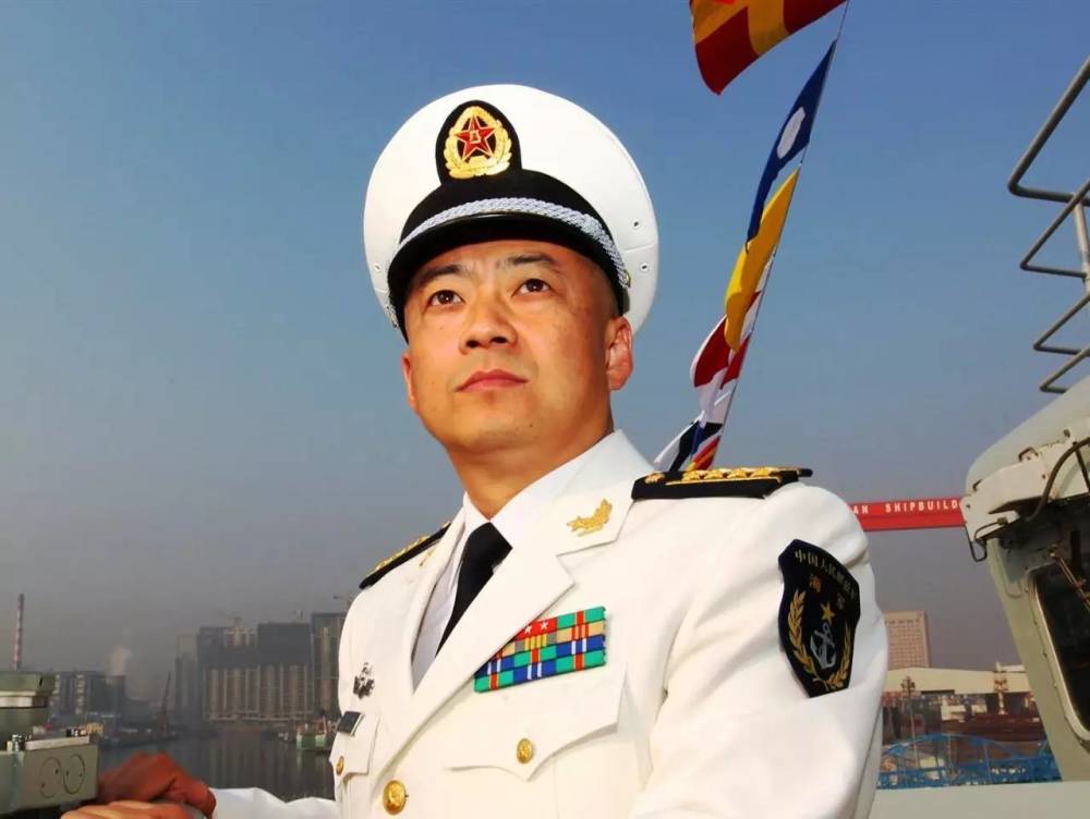 舰长是什么级别的干部，职责、等级与地位，舰长职责、等级与地位详解，海军干部级别解析