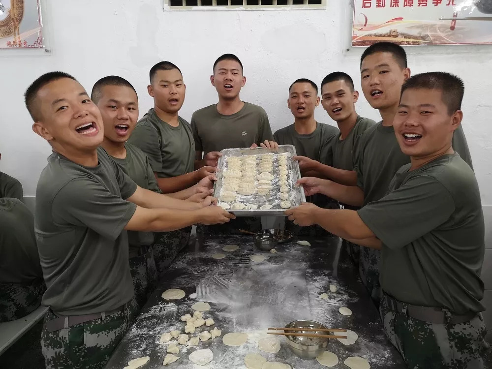 新兵连三个月，挑战与磨砺的历程，新兵连三个月，挑战与磨砺的成长之旅