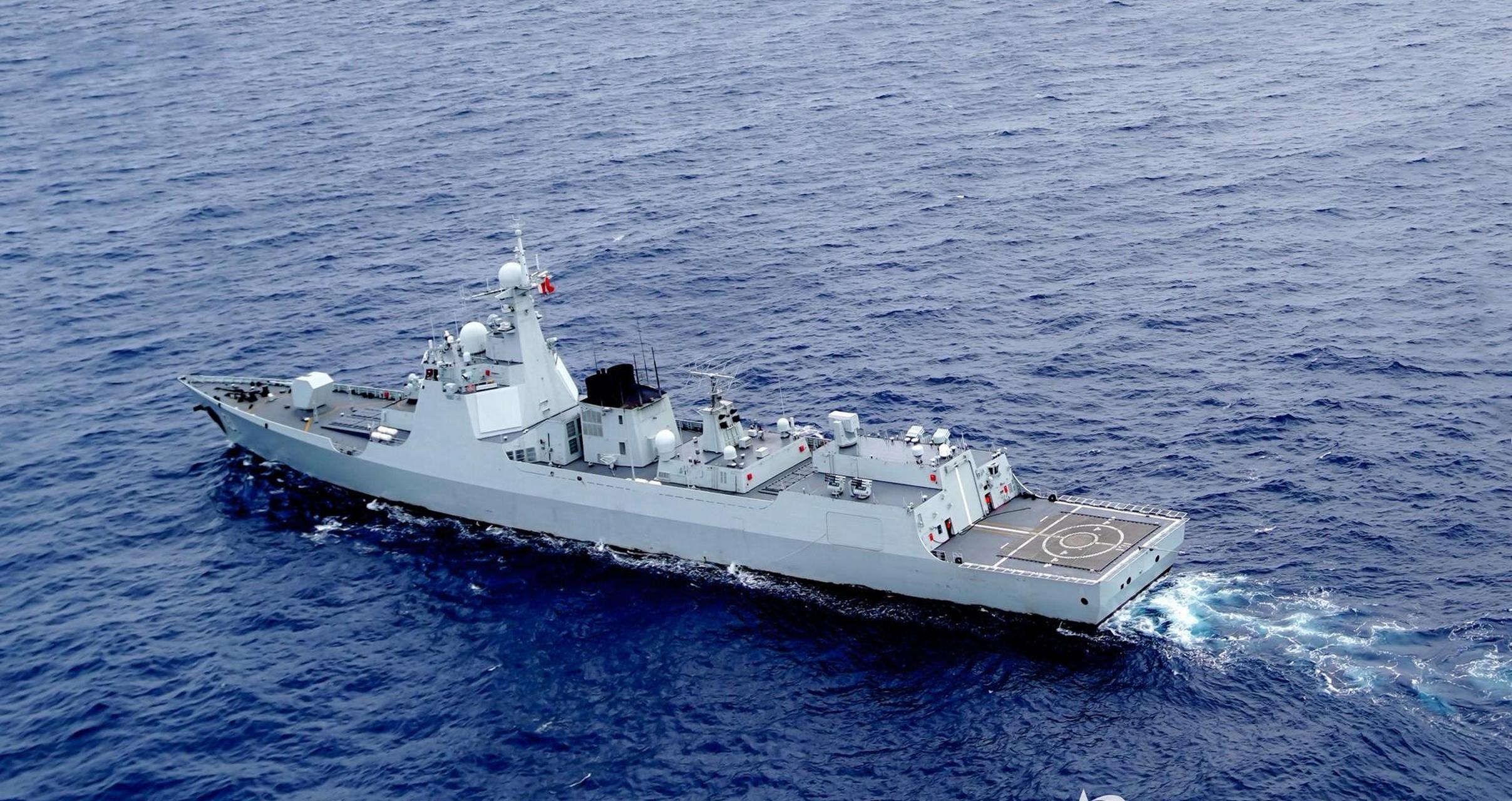 中国海军的骄傲，从051C型导弹驱逐舰到052型战舰的华丽转身，中国海军的华丽蜕变，从051C导弹驱逐舰到052型战舰的骄傲之旅