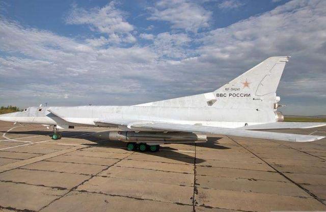 图22M3逆火轰炸机与NK-25引擎的传奇组合，图22M3逆火轰炸机与NK-25引擎的传奇联动