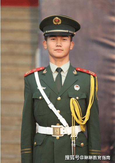 男生参军的要求，新时代背景下的多重考验与标准，新时代背景下男生参军的考验与多重标准要求